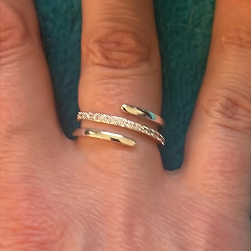 Macys ring - Picture 7 of 7